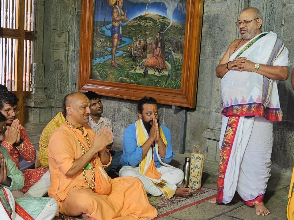 స్వామివారిని దర్శించుకున్న రాధా మనోహర్ దాస్