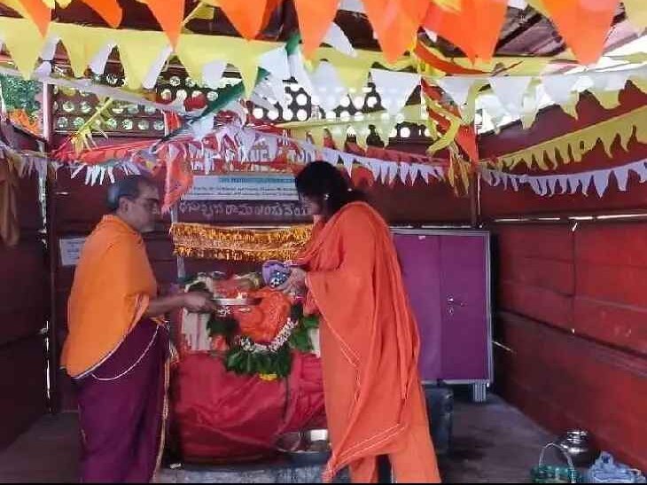 పూజలు నిర్వహించిన ఎమ్మెల్యే సతీమణి