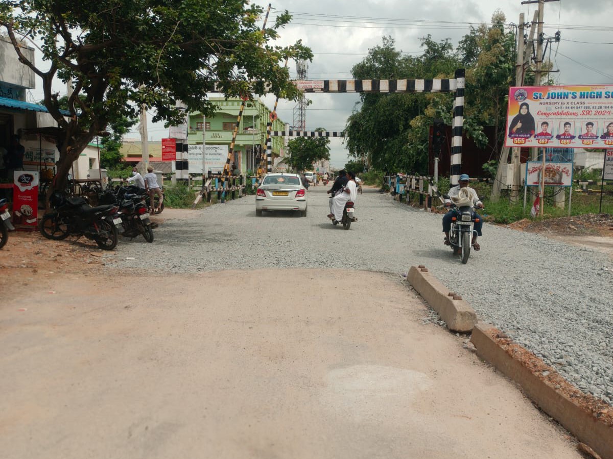 రెండో రైల్వే గేట్ పునః ప్రారంభం