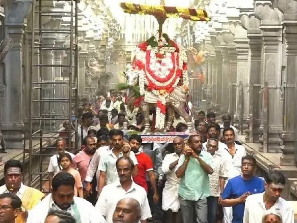 శ్రీకాళహస్తీశ్వర ఆలయంలో త్రయోదశి పూజలు