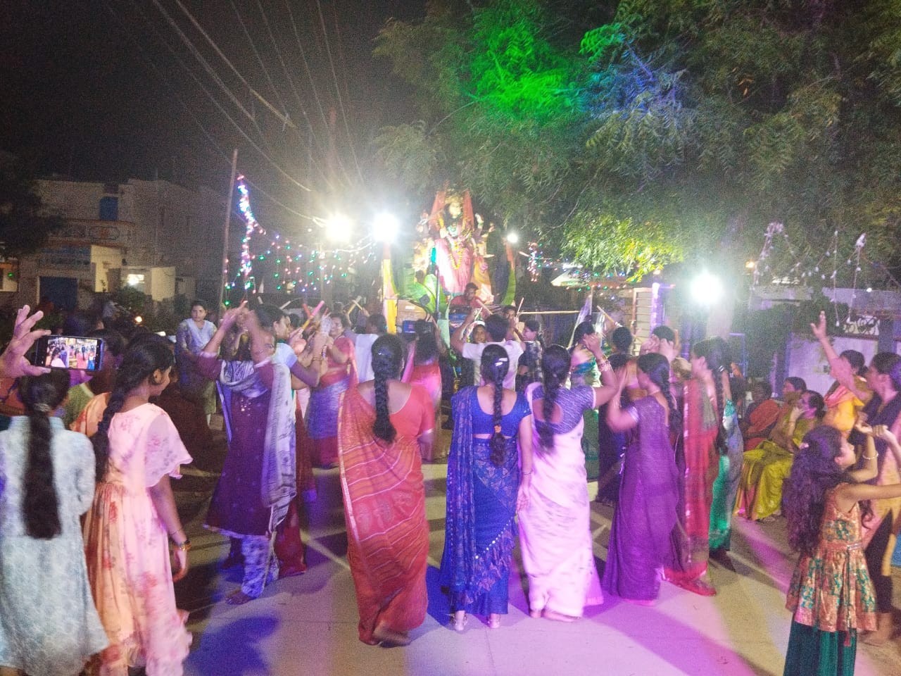 కన్నుల పండుగగా అమ్మవారి శోభాయాత్ర