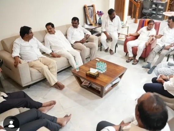 స్థానిక ఎన్నికలలో వారికే ప్రాధాన్యం :  మంత్రి