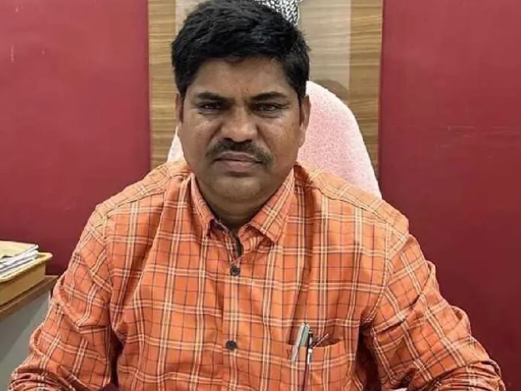నూతన తహసిల్దార్‌ బాధ్యతలు స్వీకరణ