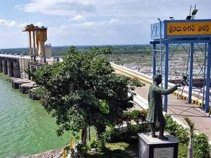 శ్రీరామ్ సాగర్ ప్రాజెక్ట్ 37 వరద గేట్ల ఓపెన్
