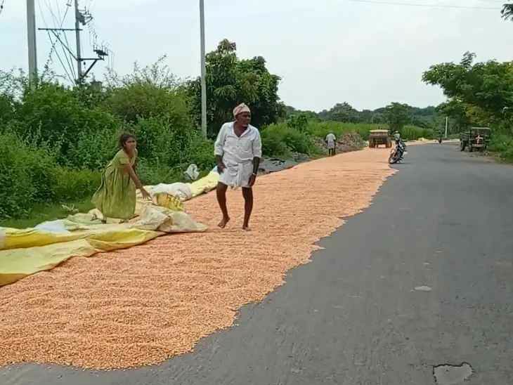 ‘పంట చేతికి వచ్చినా కొనుగోలు కేంద్రం ప్రారంభం కాలేదు’
