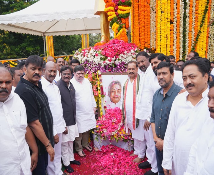 కాకాకు నివాళులర్పించిన మంత్రులు