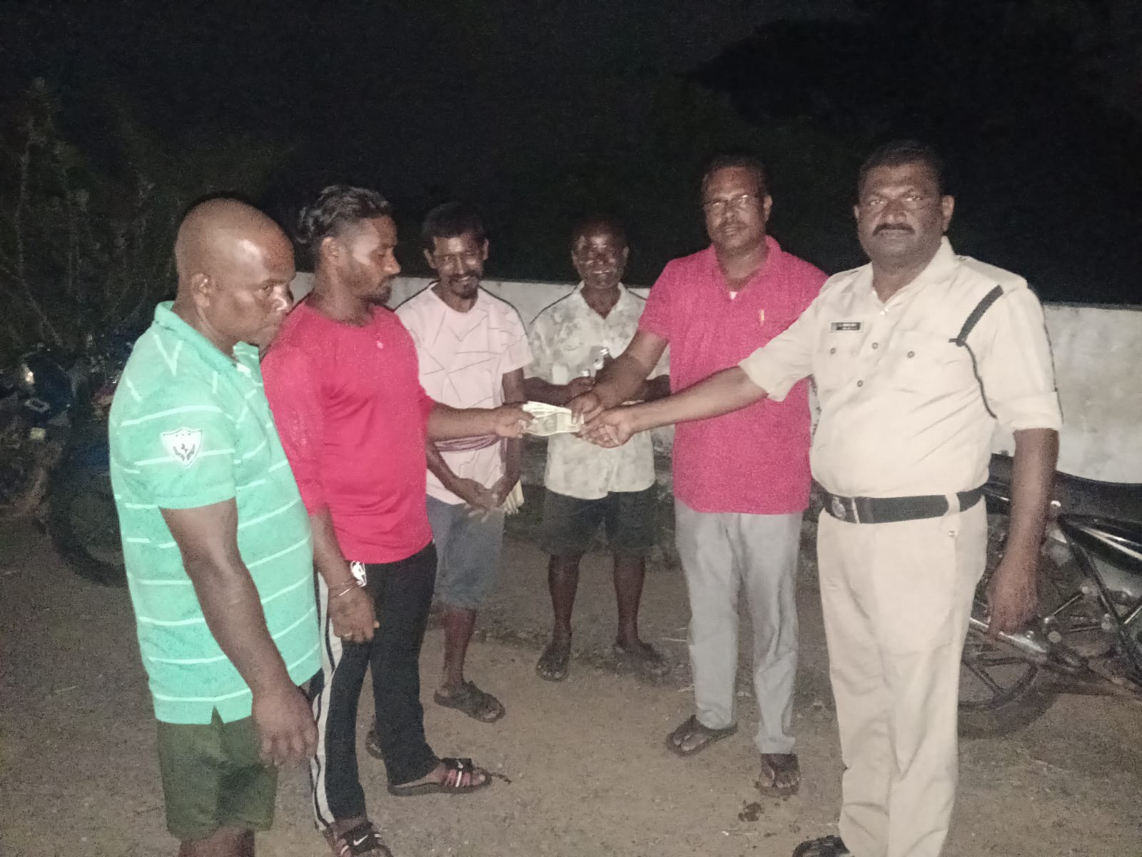 అనాధ మృతదేహం ఖననంకి ఆర్ధిక సాహాయం