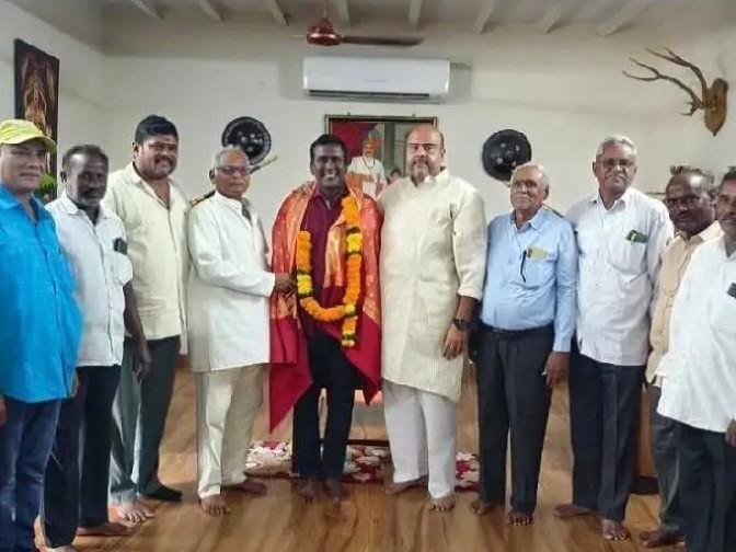 జాతీయ అవార్డు గ్రహితను అభినందించిన ఎమ్మెల్యే