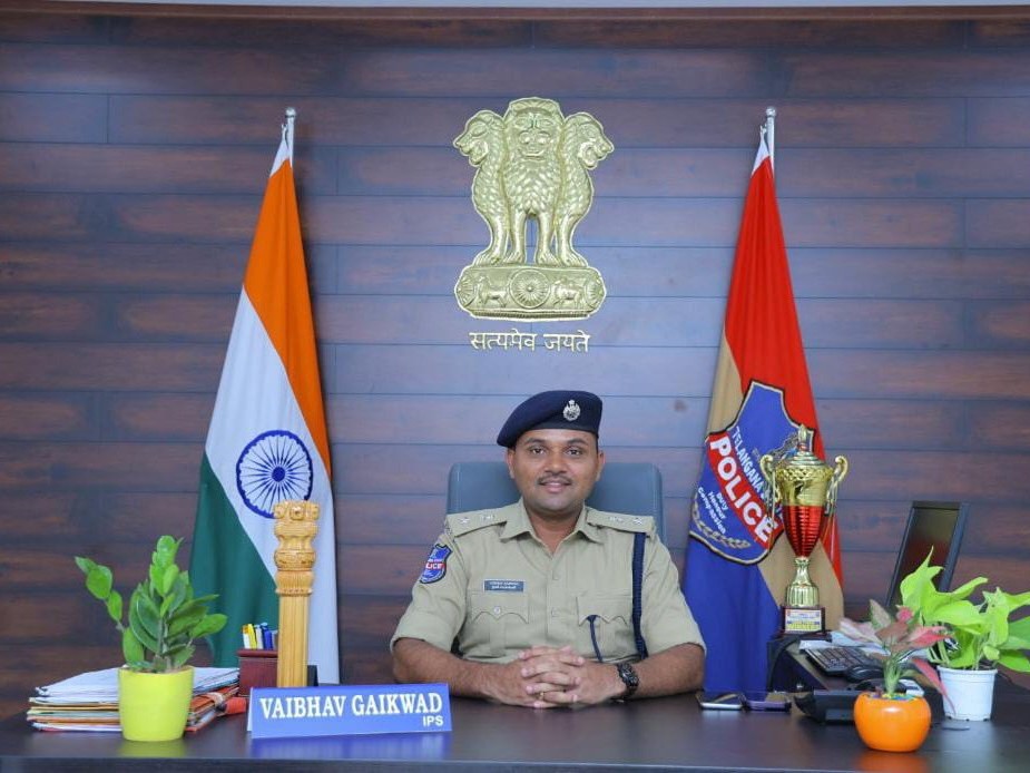 సైబర్ నేరాల పట్ల అవగాహన కలిగి ఉండాలి: ఎస్పీ