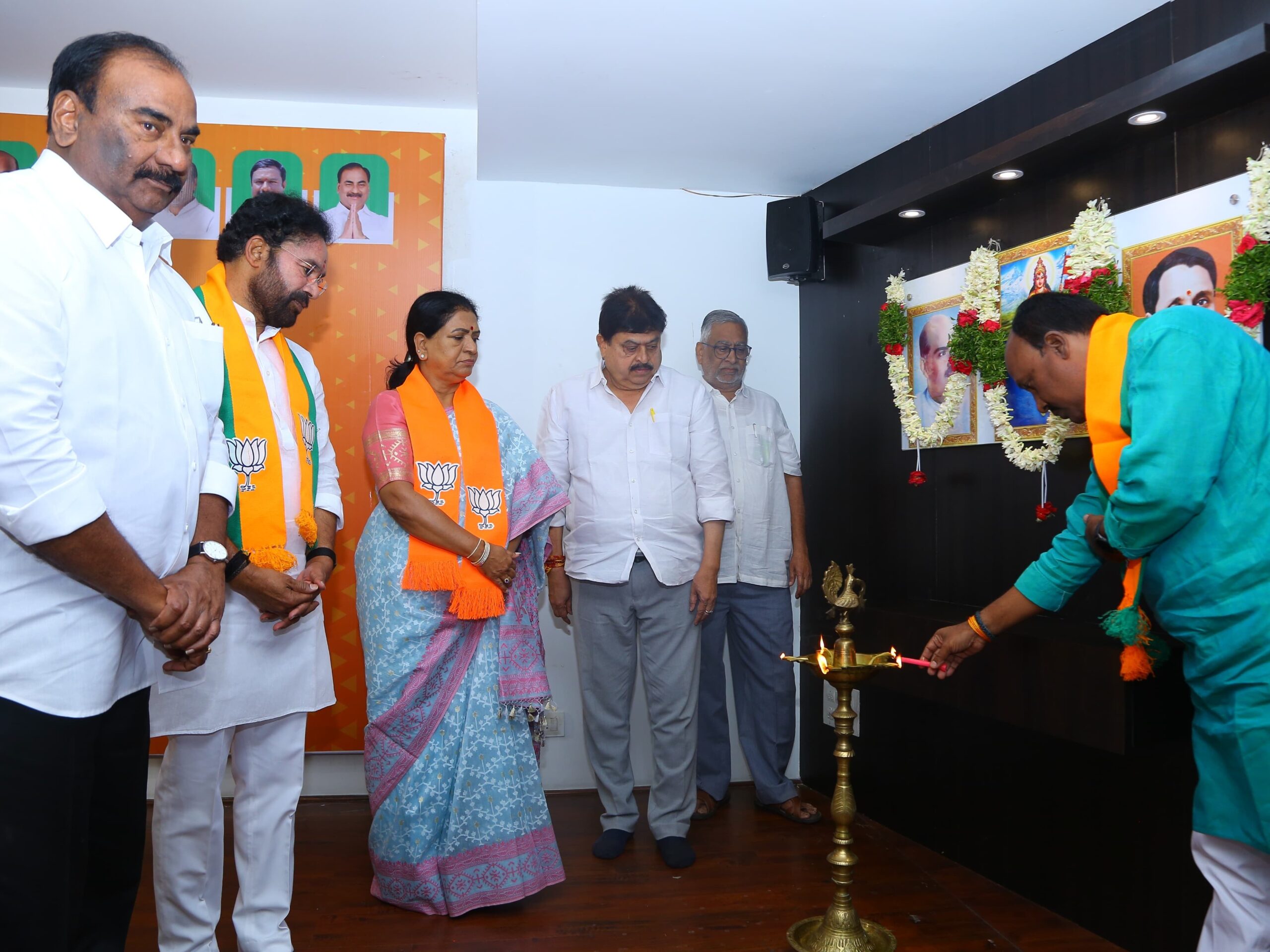 ‘సమిష్టిగా పని చేద్దాం స్థానిక సంస్థలలో సత్తా చాటుదాం’