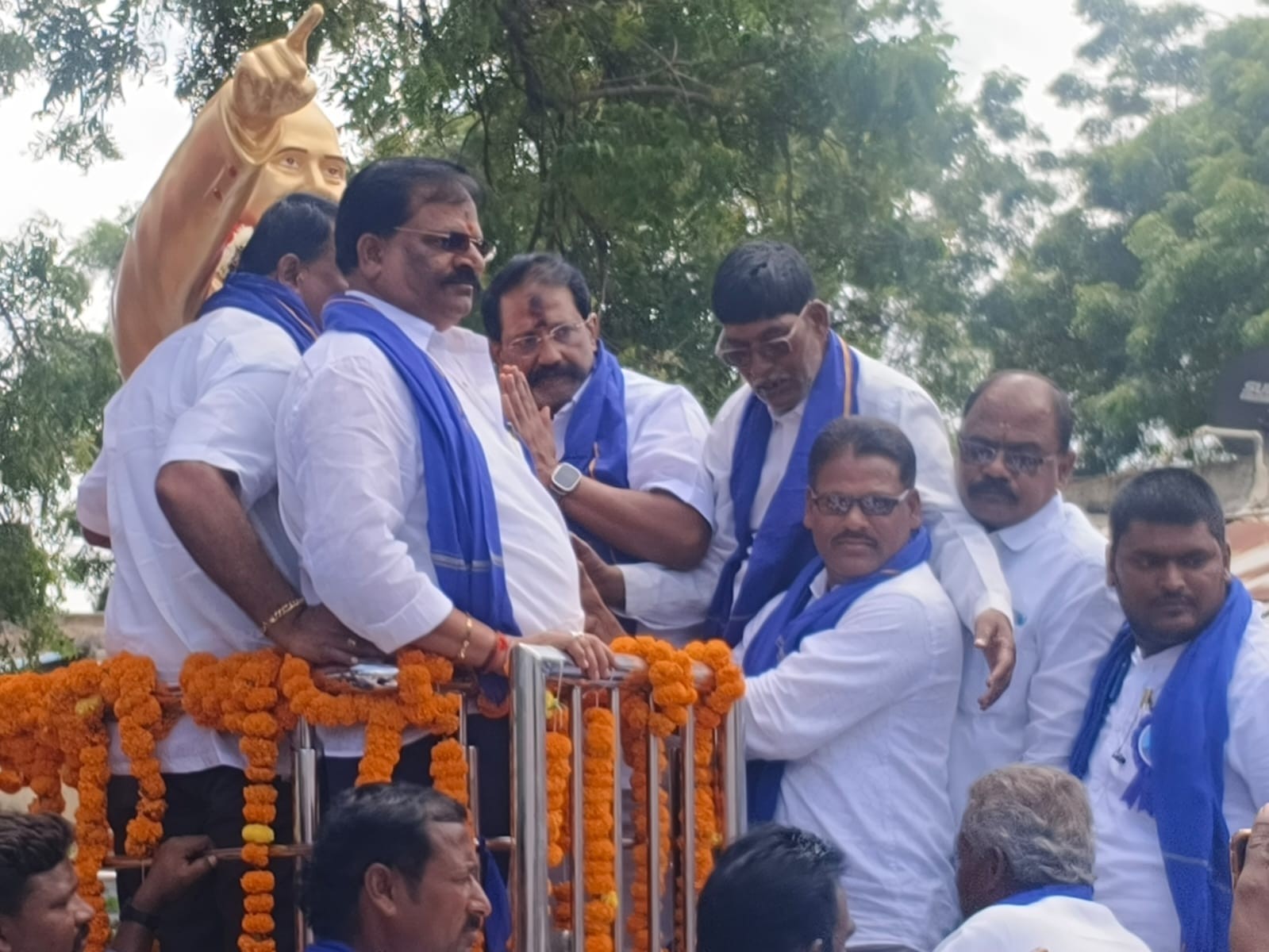 యుద్ధాలతో సాధించలేనిది జ్ఞానంతో సాధించారు: MLA