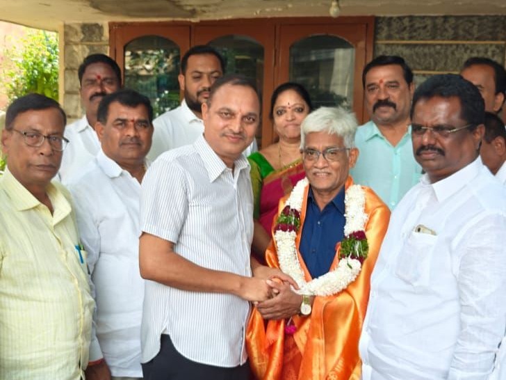 బోస్టన్ మారథాన్‌కు అర్హత.. అభినందించిన ఎమ్మెల్యే