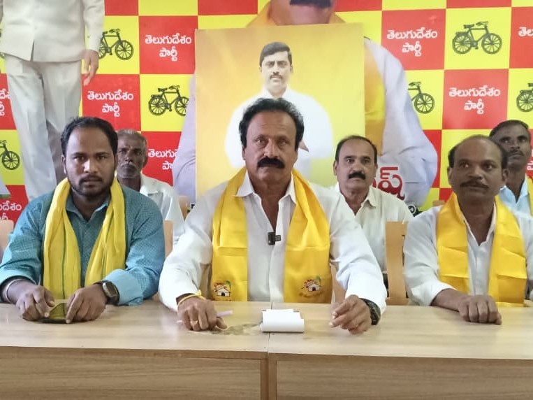 ‘కల్తీ మద్యం తయారీలో ఇంఛార్జ్ ప్రమేయం లేదు’