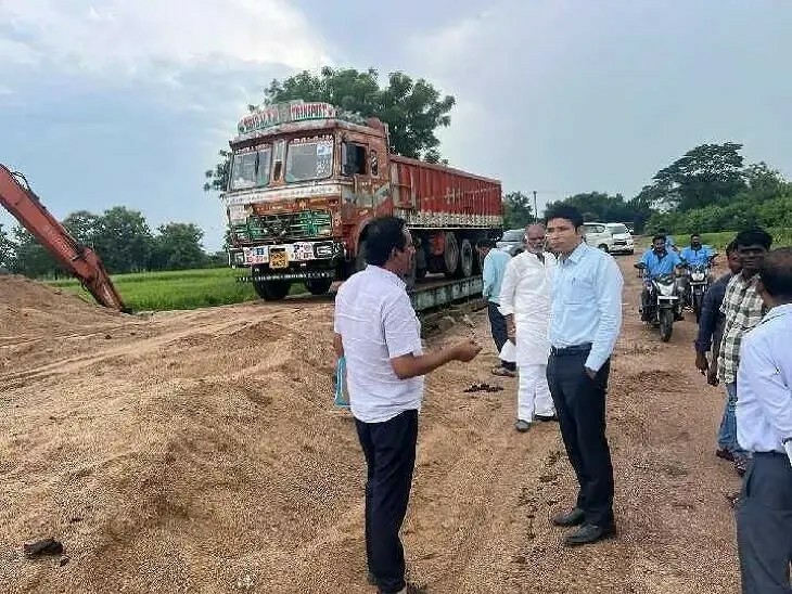 ‘అక్రమ ఇసుక రవాణా తరలిస్తే కఠిన చర్యలు’
