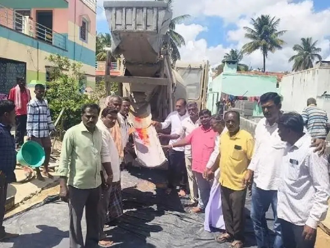శాంతిపురంలో 12 లక్షలతో సీసీ రోడ్ పనులు ప్రారంభం