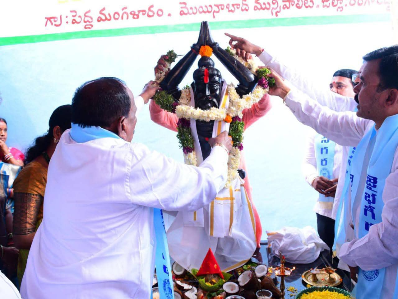 సగర భగీరథ మహర్షి విగ్రహాన్ని ఆవిష్కరించిన ఎమ్మెల్యే
