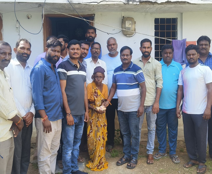 మానవత్వం చాటుకున్న “లిటిల్ సోల్జర్స్”