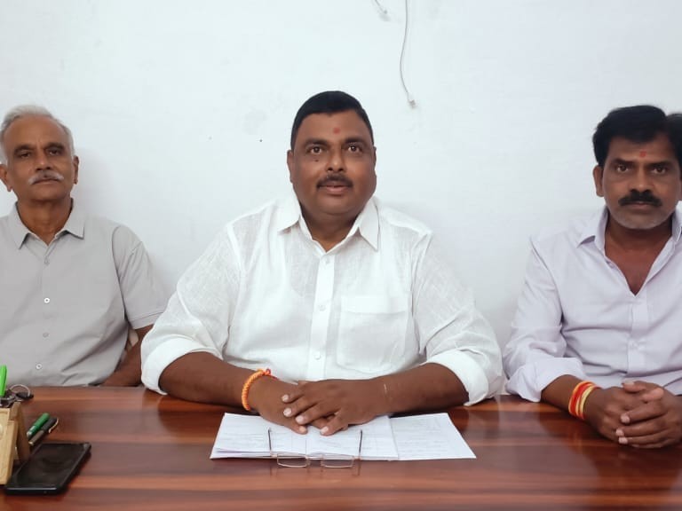 రిజర్వేషన్ల పేరుతో మోసం చేస్తున్న పార్టీలు