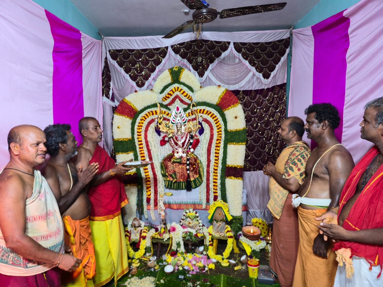 రామలింగ చౌడేశ్వరీ దేవికి ప్రత్యేక పూజలు