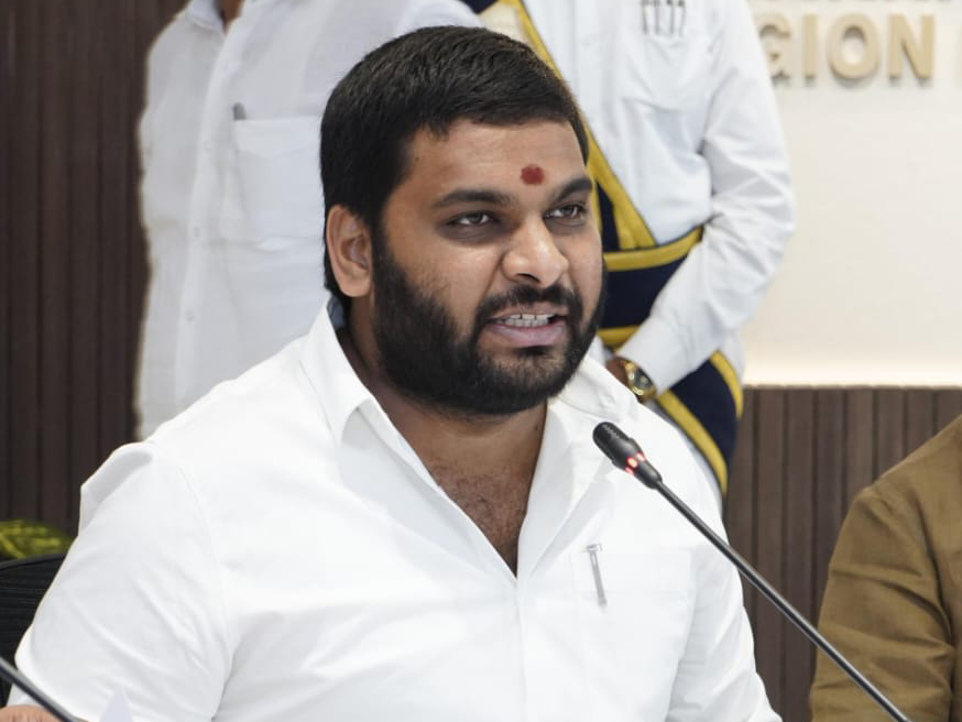 జిల్లాలో వీఎంఆర్‌డీఏలో ప్రజా దర్బార్‌
