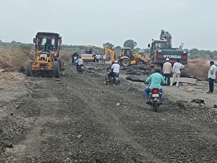 చురుకుగా కొనసాగుతున్న రోడ్డు మరమ్మత్తు పనులు