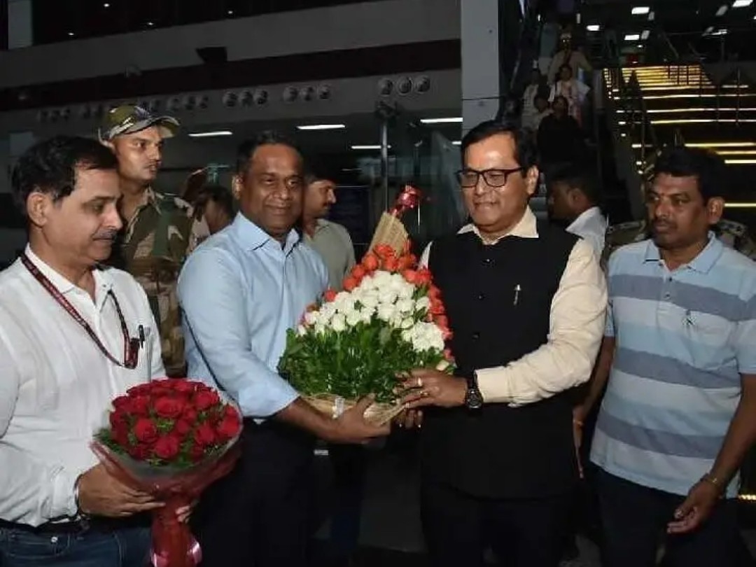 విశాఖ చేరుకున్న కేంద్ర మంత్రి