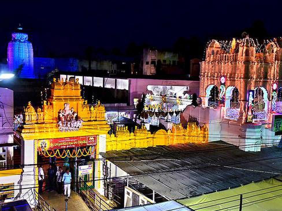 ఆదిత్యుని ఆదాయం రూ.5,29 లక్షలు