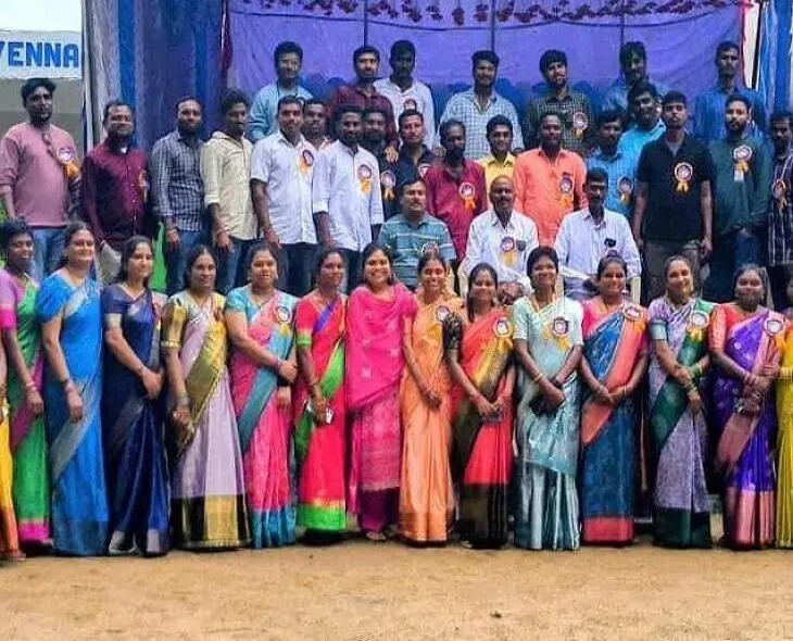 17 సంవత్సరాలకు కలుసుకున్న బాల్య మిత్రులు