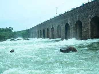 జంట జలాశయాల 10 గేట్లు ఎత్తివేత