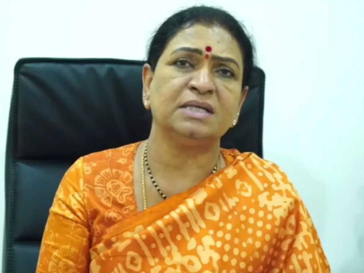 తెలంగాణకు సీఎం కావాలని ఉంది: DK