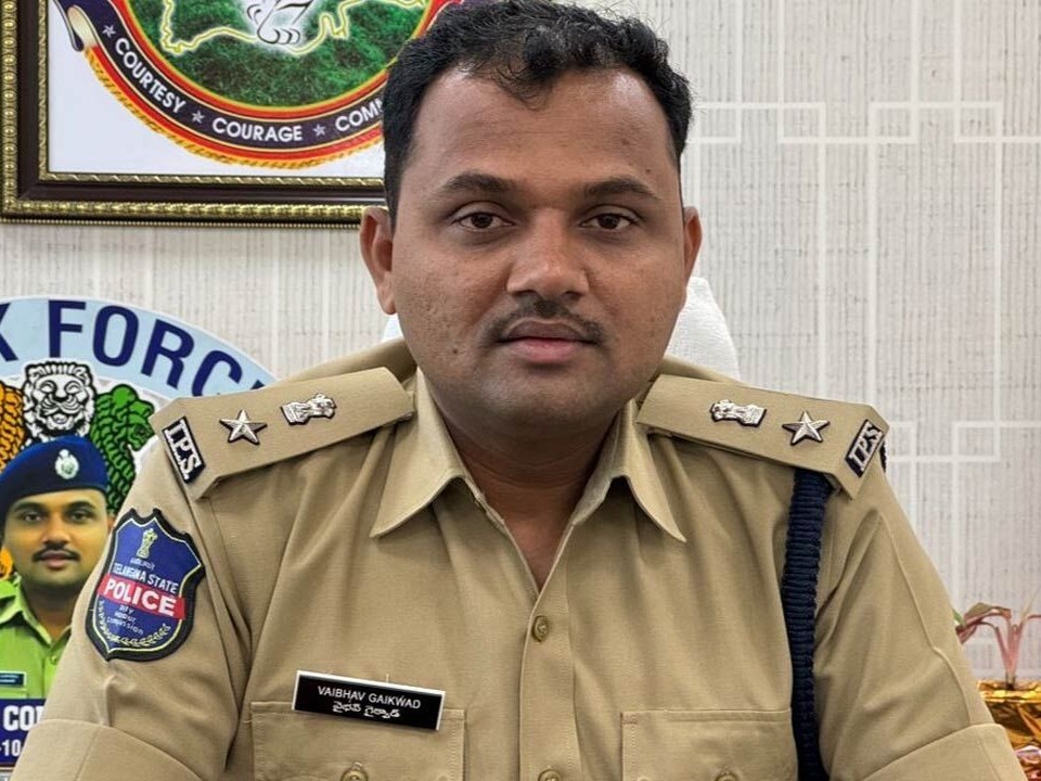సైబర్ నేరాల పట్ల అప్రమత్తత అవసరం: ఎస్పీ