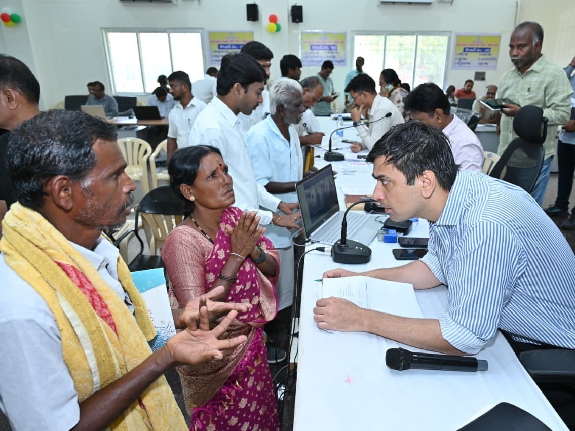 ప్రజల సమస్యలు విన్న చిత్తూరు కలెక్టర్