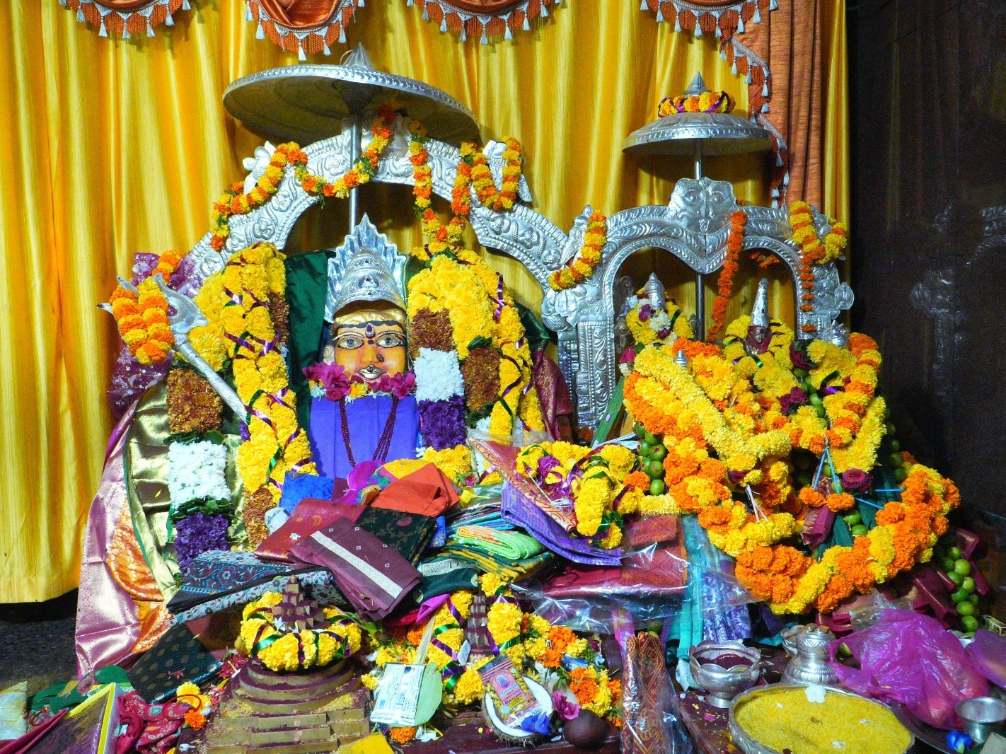 పాల్వంచ పెద్దమ్మ గుడిలో చండీ హోమం