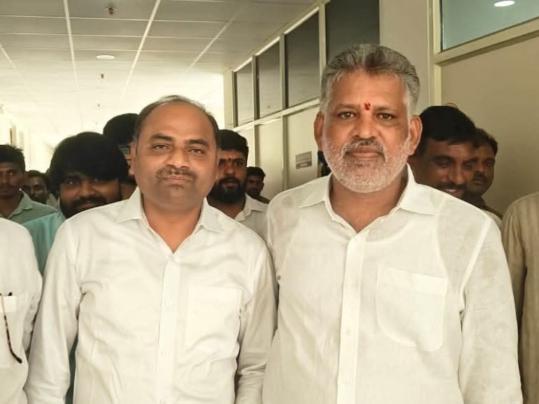 చెవిరెడ్డిని కలిసిన ఎమ్మెల్యే తాటిపర్తి
