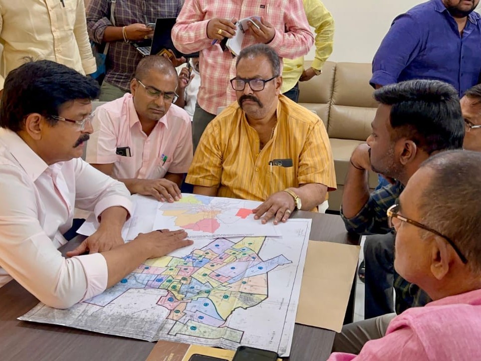 అంతర్గత డ్రైనేజీల అభివృద్ధిపై దృష్టి పెట్టండి: ఎమ్మెల్యే