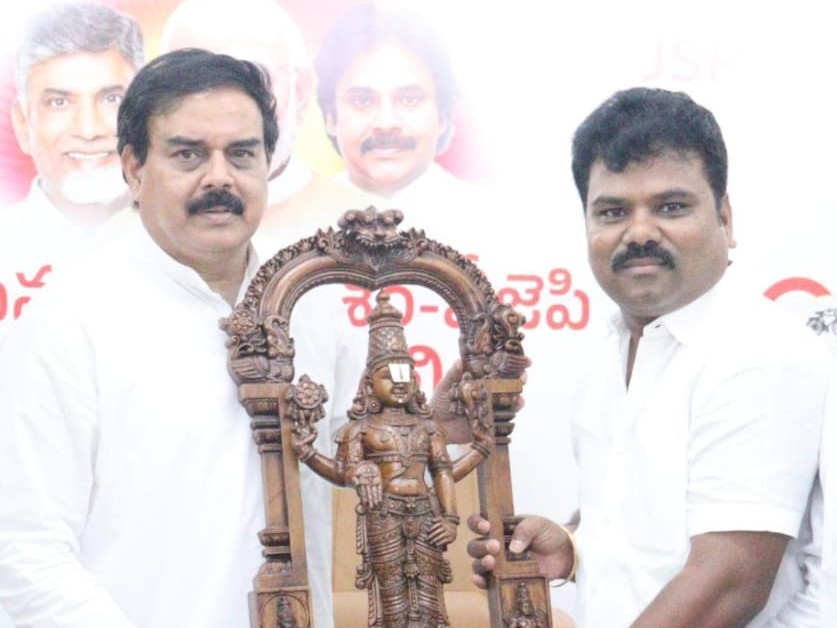 మంత్రిని కలిసిన పుంగనూరు జనసేన నాయకులు
