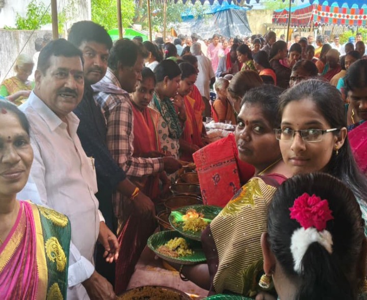 అన్న ప్రసాద వితరణ కార్యక్రమంలో ఎడవల్లి కృష్ణ