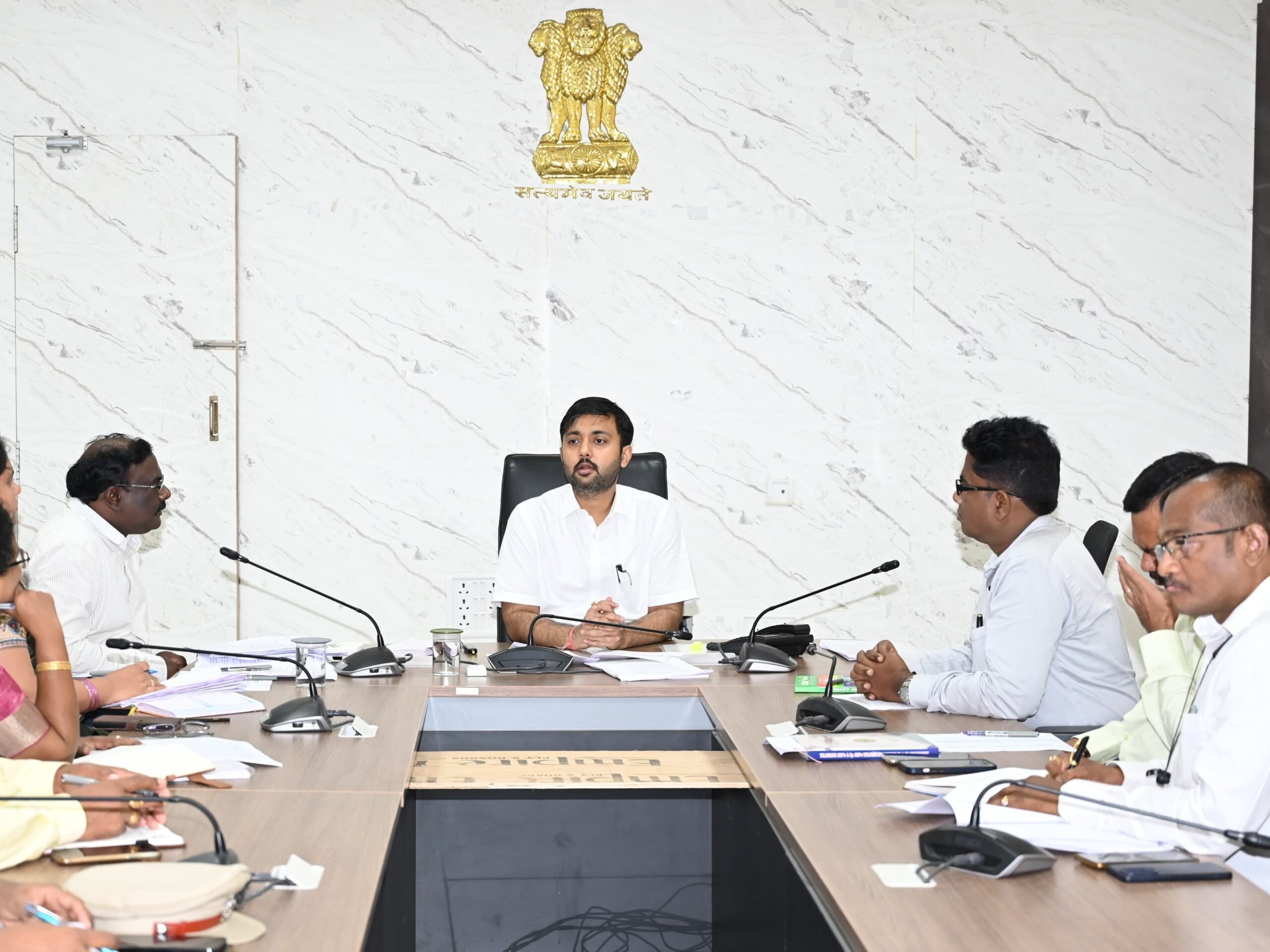 ధాన్యం కొనుగోలు కేంద్రాలపై సమీక్ష సమావేశం