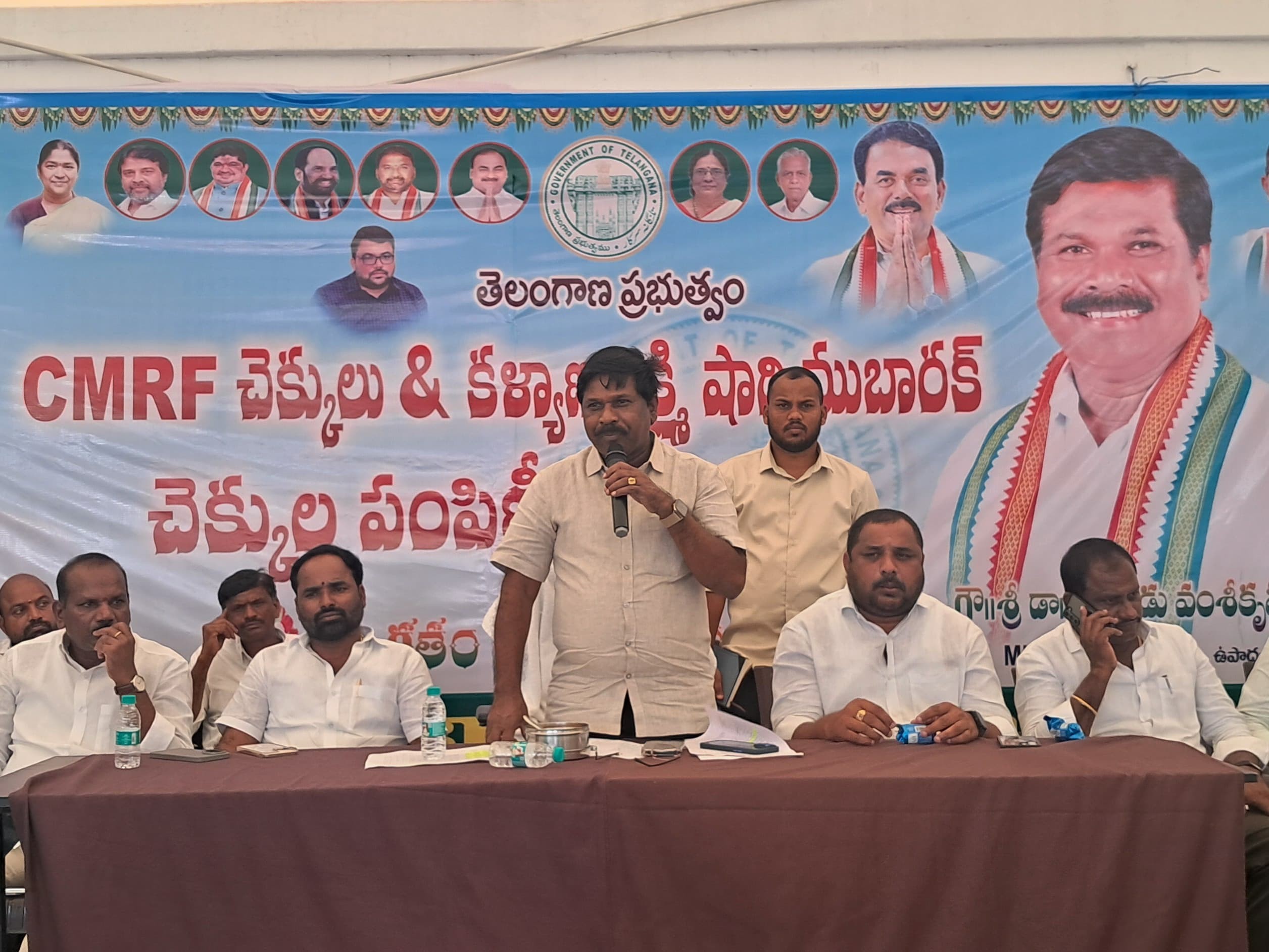 ‘కాంగ్రెస్ సంక్షేమ పథకాలు ప్రజల్లోకి విస్తృతంగా తీసుకెళ్లాలి’