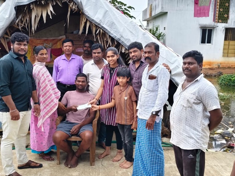 రూ.35 వేల ఆర్థిక సహాయం అందజేత