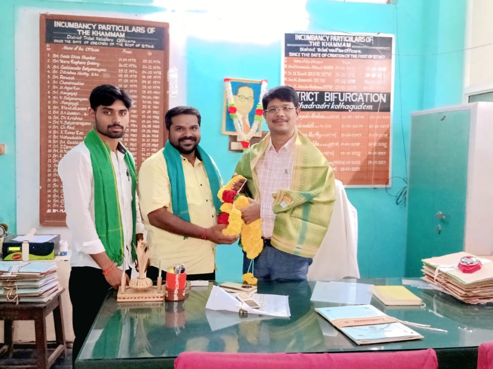 ఐటీడీఏ డిప్యూటీ డైరెక్టర్‌ను సన్మానించిన TTSF