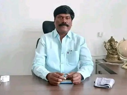 ‘ప్రభుత్వం పేద విద్యార్థులకు విద్యకు దూరం చేస్తోంది’