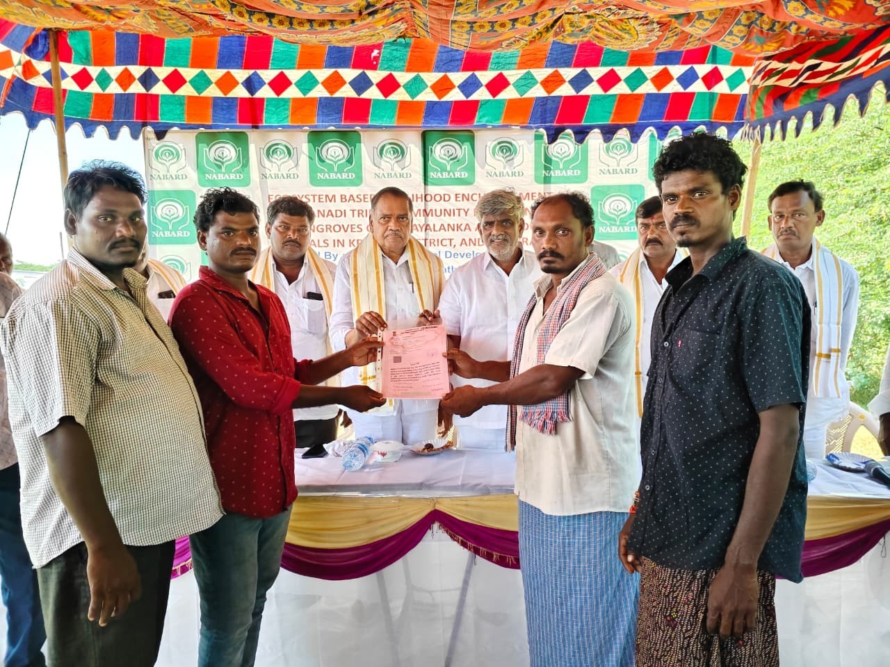 ఎస్టీలు ఆర్ధికంగా స్థిరపడాలి: ఎమ్మెల్యే