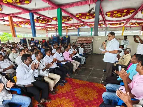 నరసింహులపేటలో BRS పార్టీ ఆధ్వర్యంలో సమావేశం