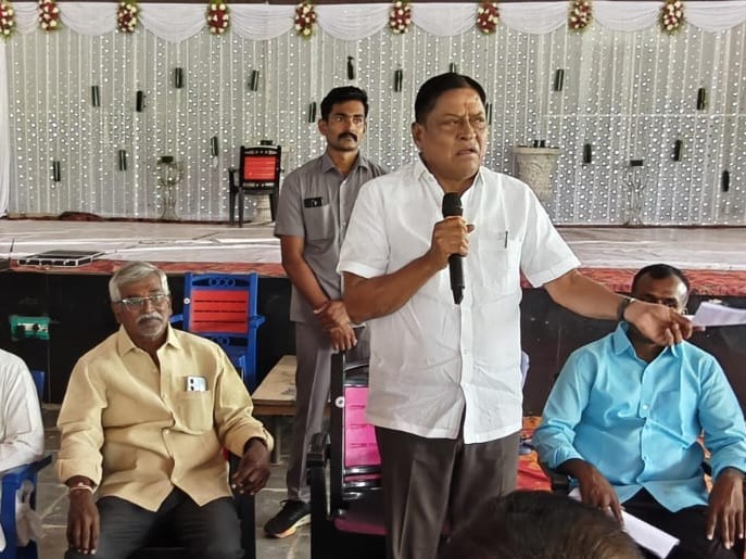 యూరియా కొరత కాంగ్రెస్‌ను ఓడిస్తుంది: రెడ్యానాయక్
