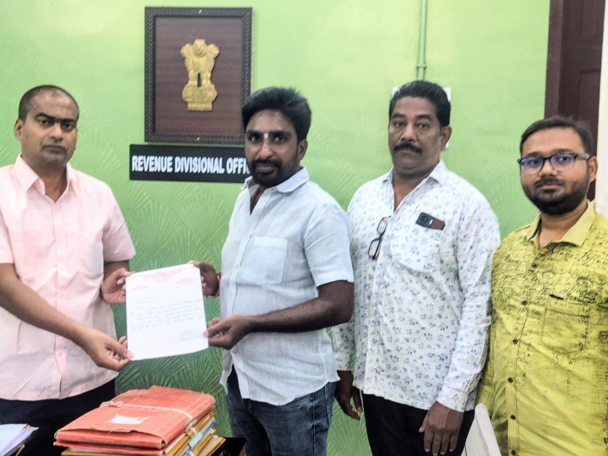 ఫ్లై ఓవర్‌కు ఎంపీ పేరు పెట్టాలని వినతి
