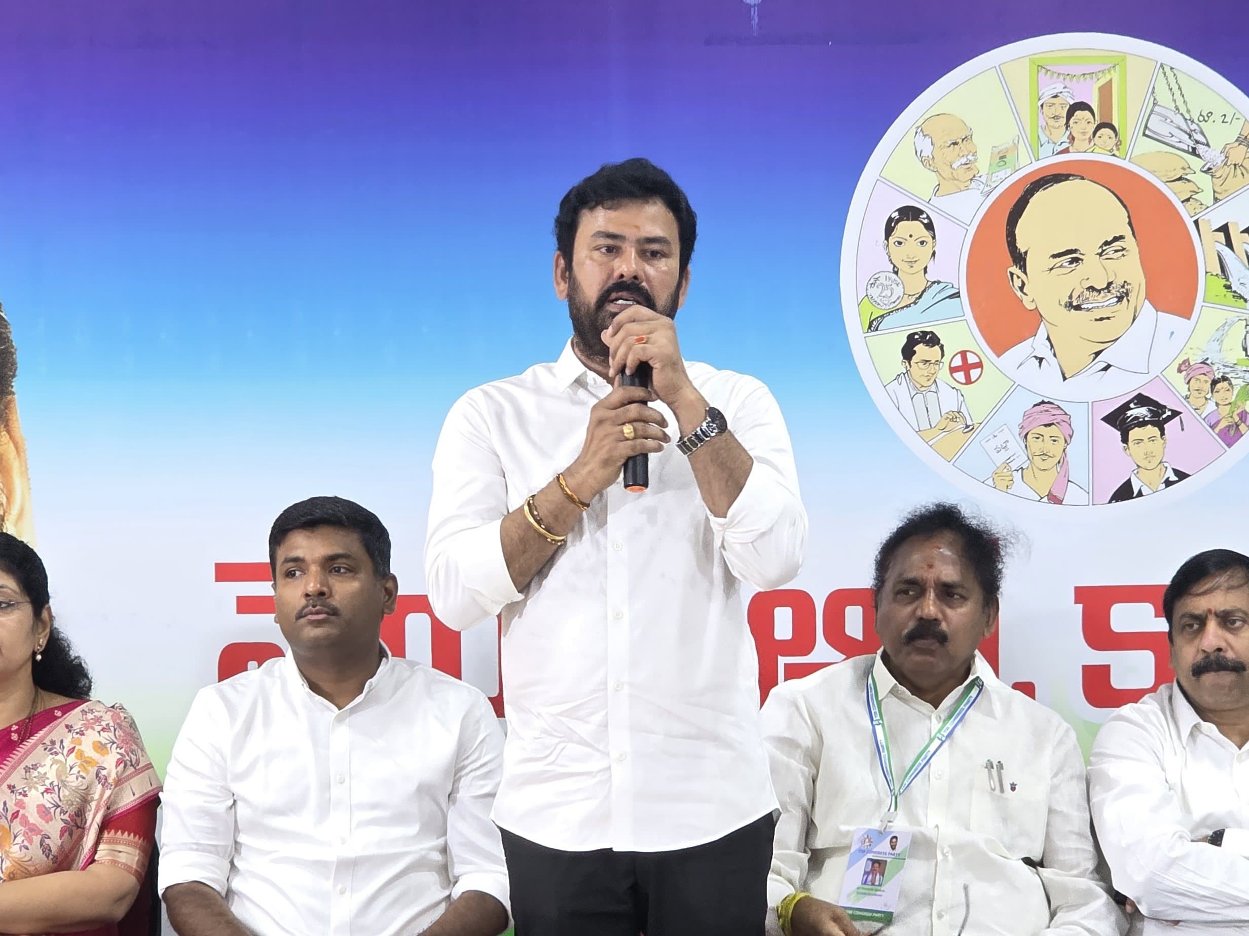 ‘నర్సీపట్నం పర్యటనను విజయవంతం చేయాలి’