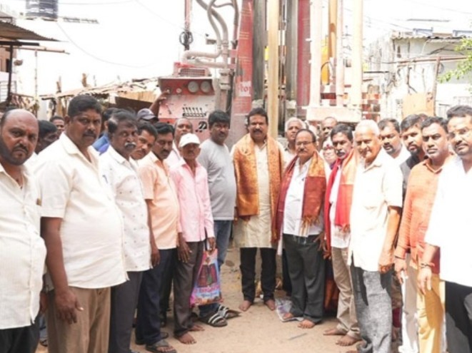 కమ్యూనిటీ హాల్, బోర్ వెల్ పనులు ప్రారంభం