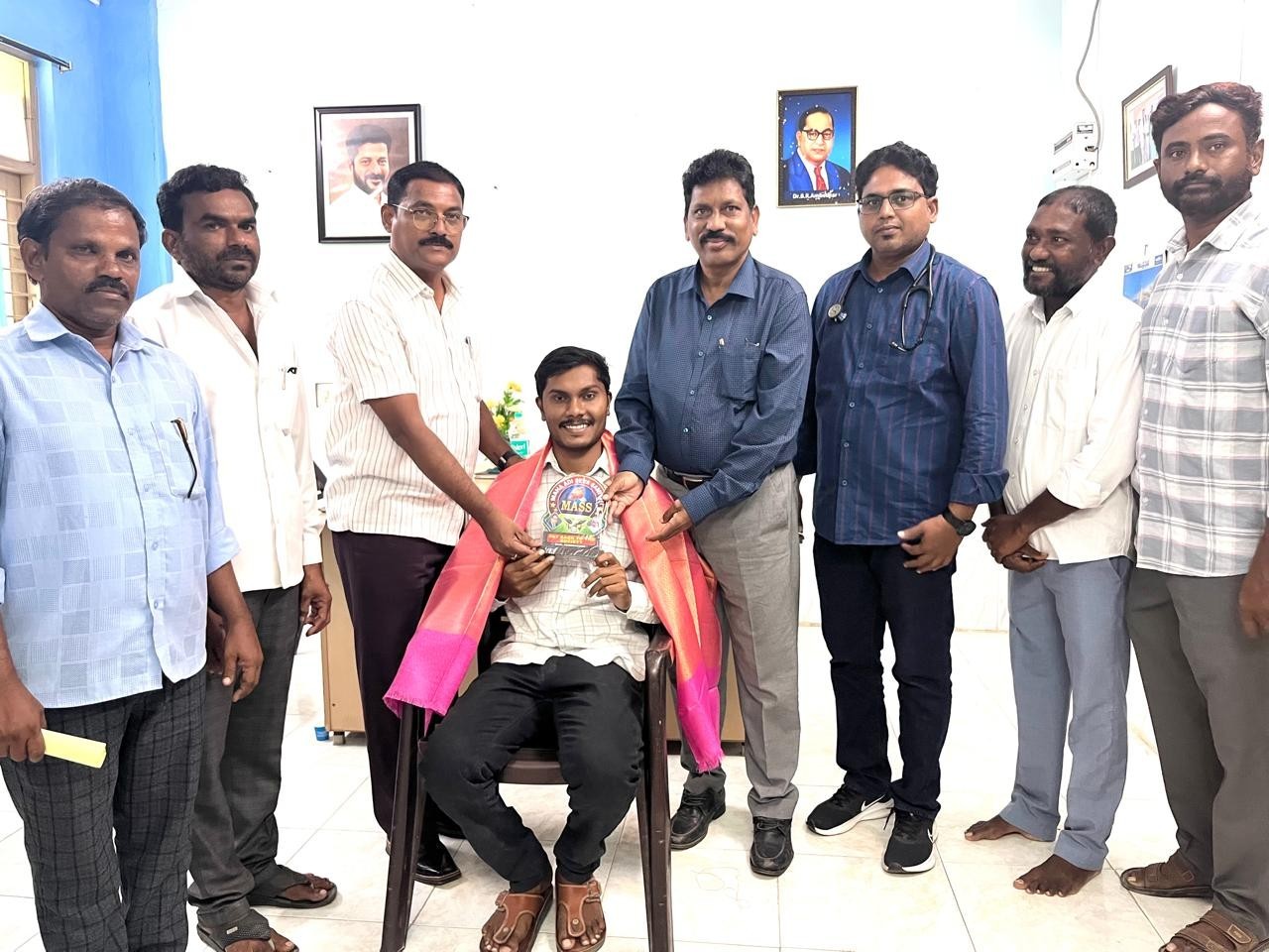 రాకేష్‌కు ఘనంగా సన్మానం
