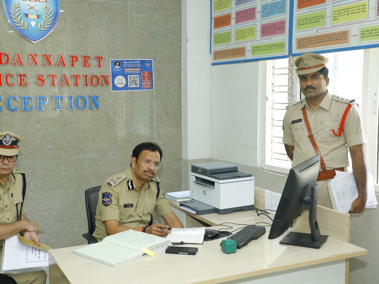 ప్రజలే కేంద్ర బిందువుగా పోలీసు వ్యవస్థ పని చేయాలి: సీపీ